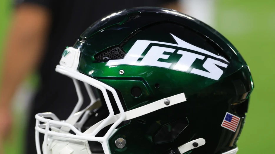Jets waive six players