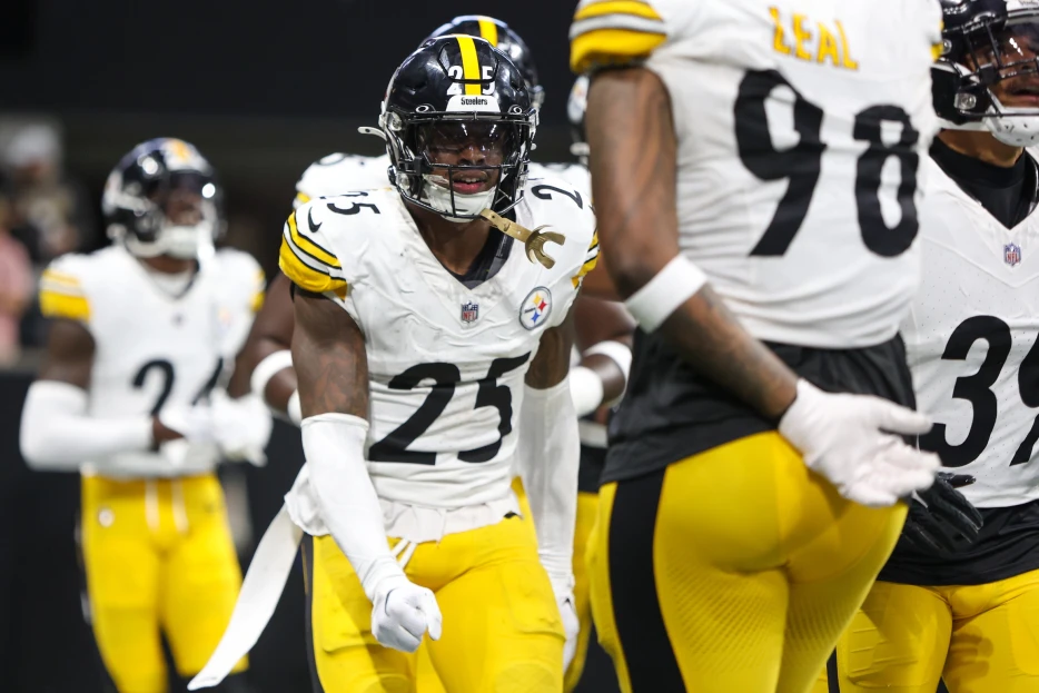Steelers S DeShon Elliott Appears To Have Avoided Major Knee Injury
