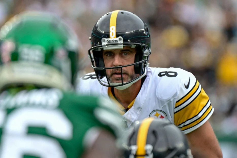 Big Ben Questions Aaron Rodgers’ Longevity With Steelers