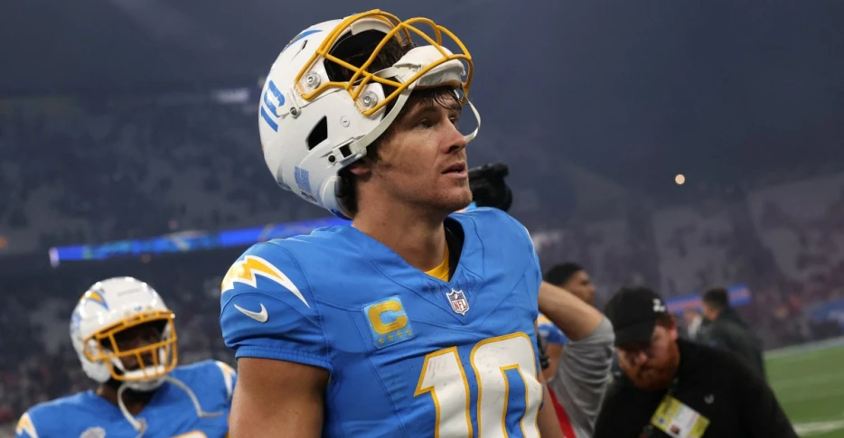 Chargers QB Justin Herbert nominated for FedEx Air Player of the Week