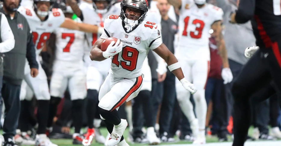 Kam Johnson Named NFC Special Teams Player of the Week