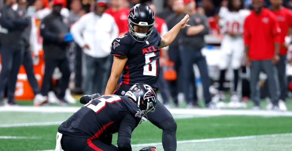 Younghoe Koo, John Parker Romo to compete to kick vs. Vikings