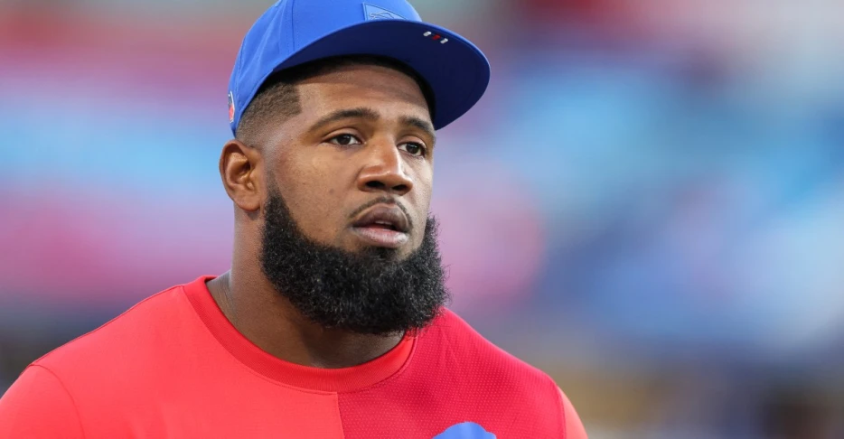 Bills DT Ed Oliver spotted in walking boot on Thursday