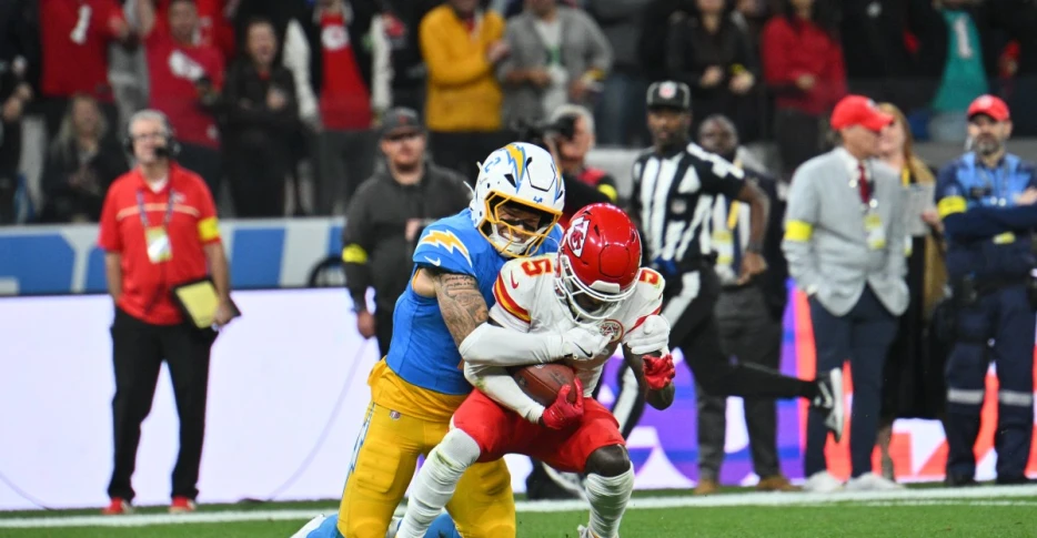 Chargers Thursday Injury Report: Elijah Molden, Tarheeb Still limited