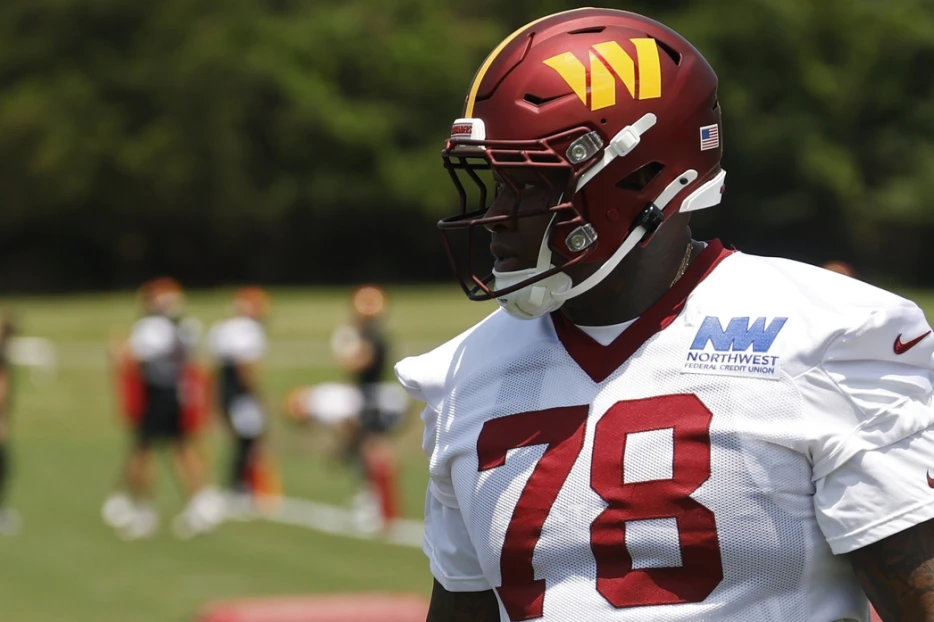Commanders Restructuring LT Laremy Tunsil For $14.4M In Cap Space