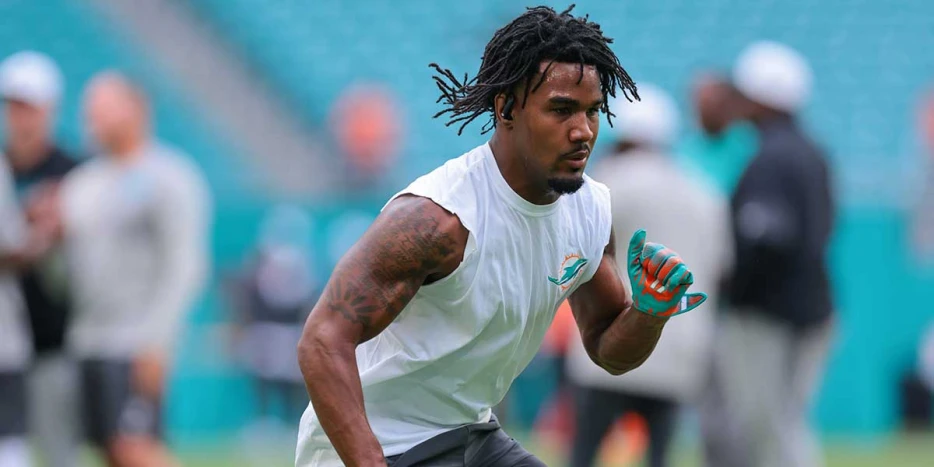 Jaylen Waddle’s ‘limited’ injury status deals another blow to Dolphins