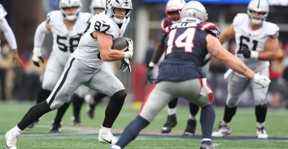 Raiders 2023 draft class: Michael Mayer makes presence felt