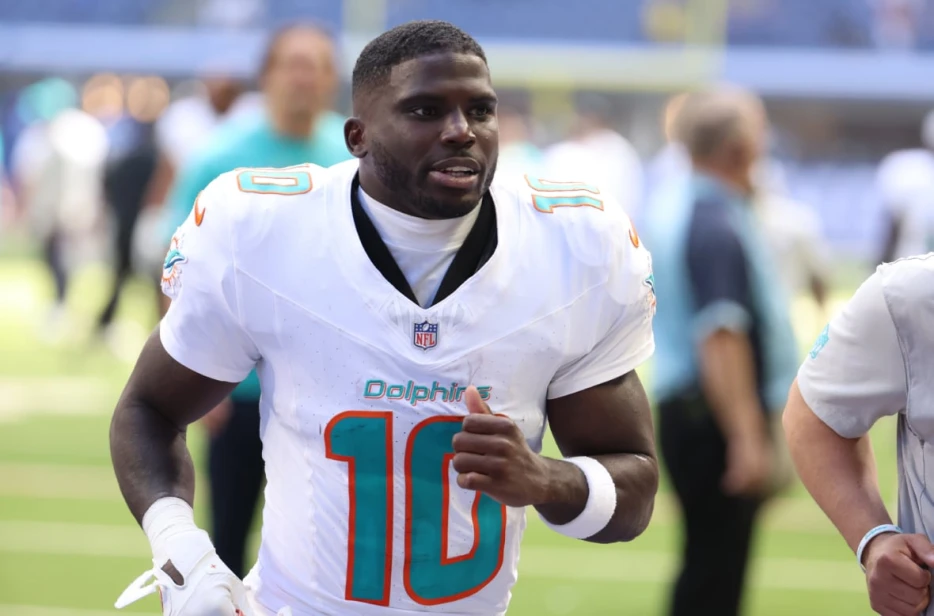Tyreek Hill Trade Rumors Heat Up as Two Teams With Hall of Fame QBs Eye All-Pro: Report