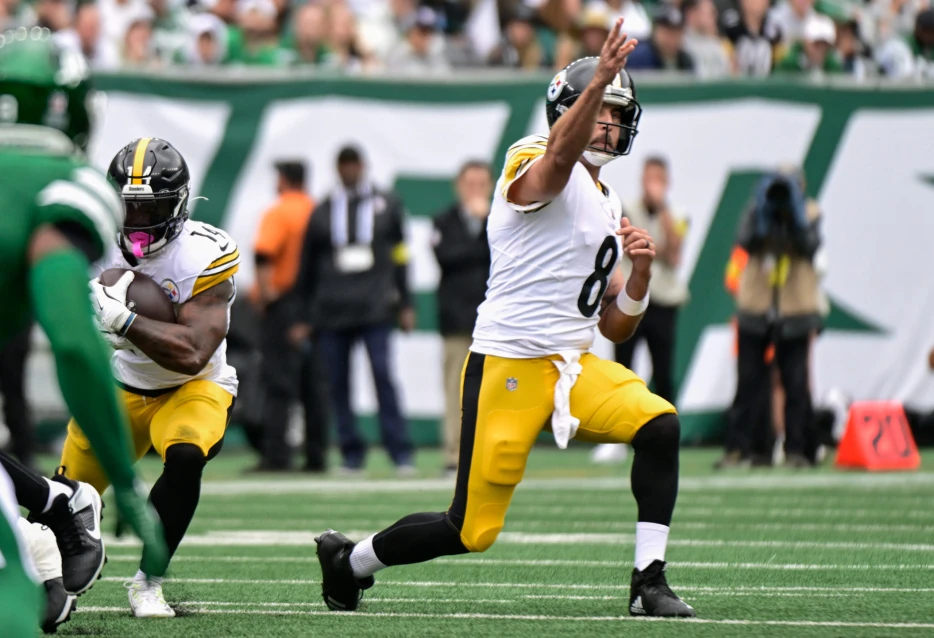 Aaron Rodgers Could Reach Career Milestones vs. Seahawks