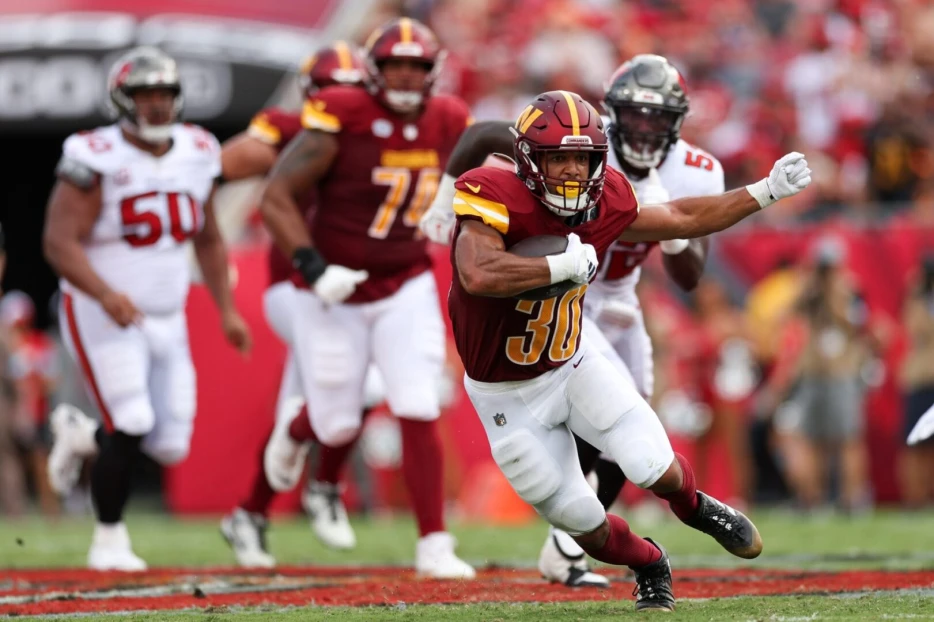 Commanders Believe RB Austin Ekeler Has Torn Achilles