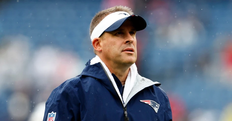 Josh McDaniels ready to give Patriots running backs ‘the ball more’