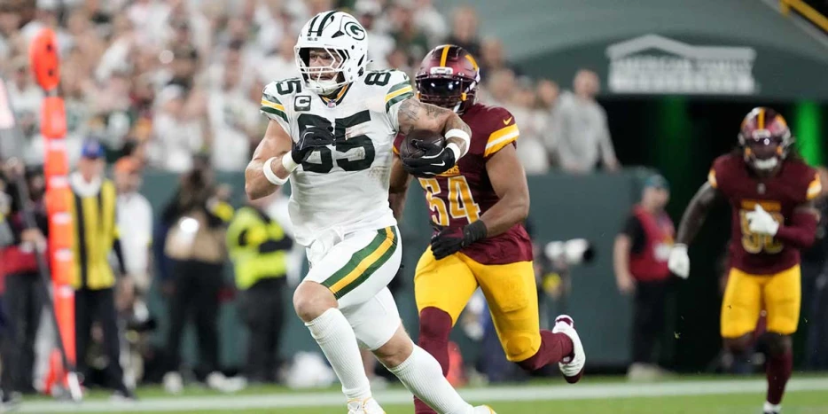 Packers TE Tucker Kraft hits career-high in wild TNF first half vs. Commanders