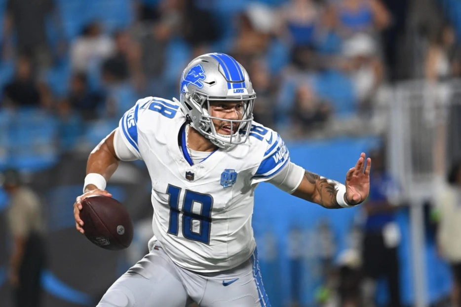 49ers Announce Four Moves, Call Up QB Adrian Martinez