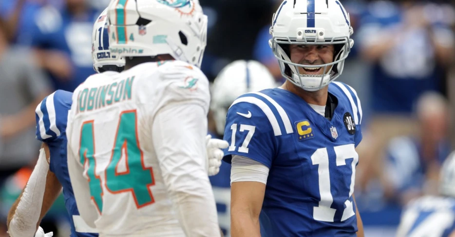 Daniel Jones wins NVP Award