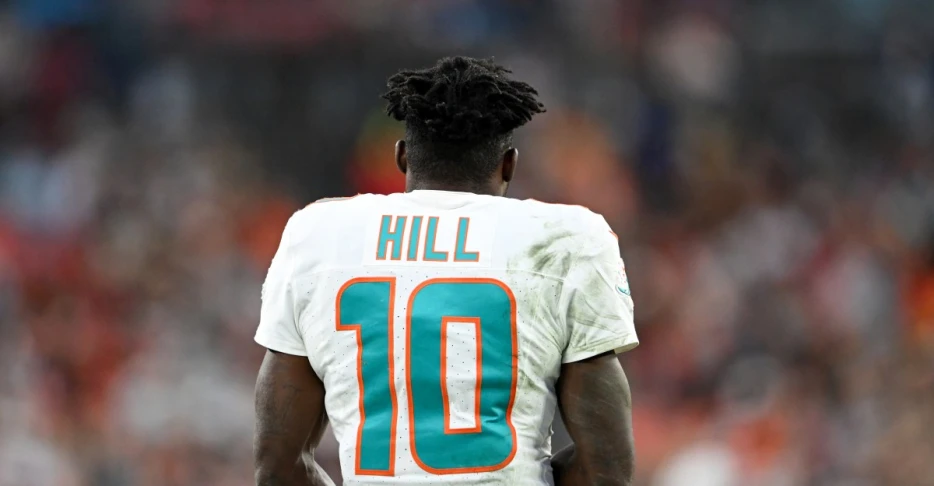 Dolphins’ Tyreek Hill blocking out ‘noise’ as struggles continue