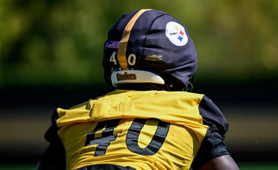 Why is New Steelers DB Jabrill Peppers Wearing a Guardian Cap?