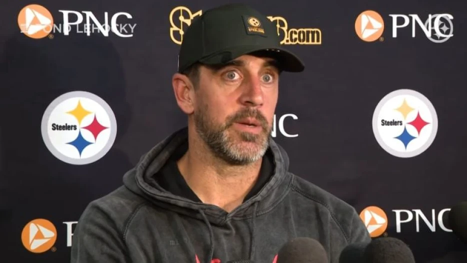 Aaron Rodgers Downplays Chance To Pass Brett Favre On All-Time TD List: ‘Just A Longevity Achievement’