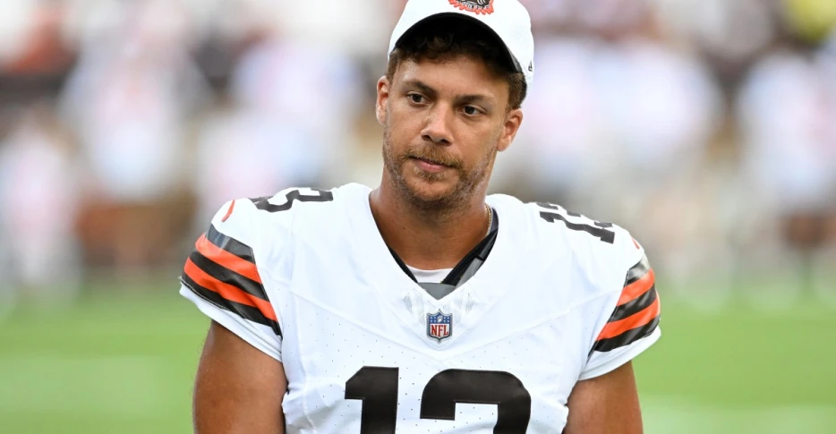 Browns punter Corey Bojorquez injured after punt blocked