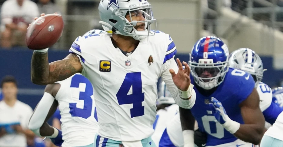 Dallas Cowboys vs. New York Giants: Cowboys trail 13-10 at halftime