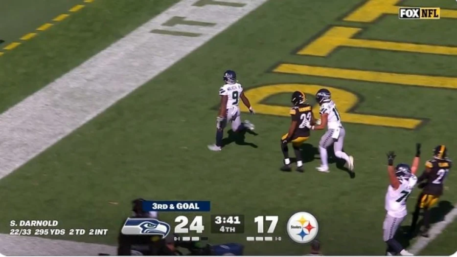 ‘I Barely Had To Make Anyone Miss:’ Seahawks RB Celebrates Key Score, Big Day Against Steelers