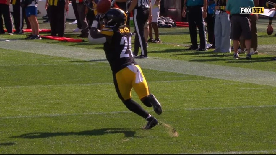 Kaleb Johnson Takes Ownership For Kickoff Gaffe: ‘Just Gotta Get Better’