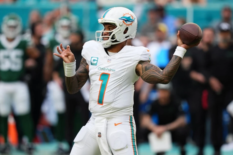 Key Dolphins Starter Hits IR, Putting Tua Tagovailoa’s Protection in Question