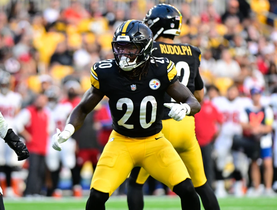 Steelers Rookie RB Makes Crucial Mistake on Kick Return