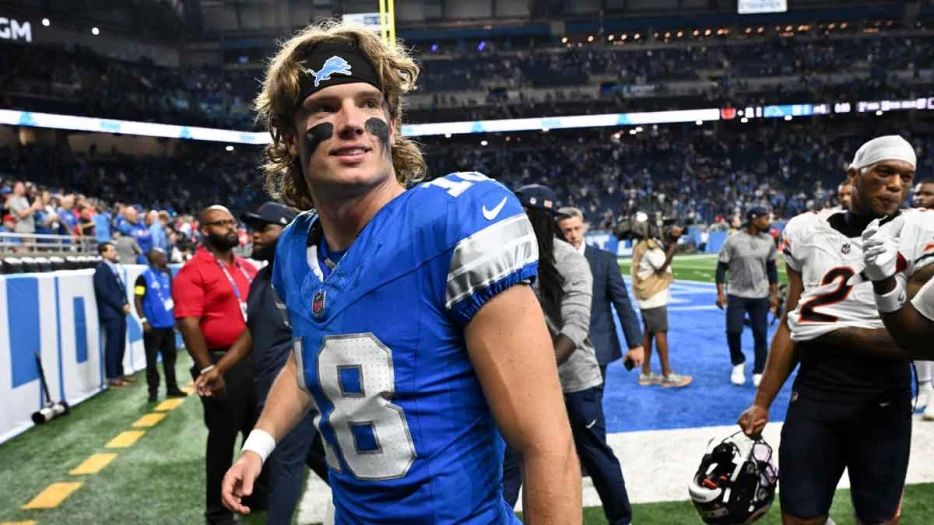 Bonkers Isaac TeSlaa catch draws hilarious Jason Kelce reaction