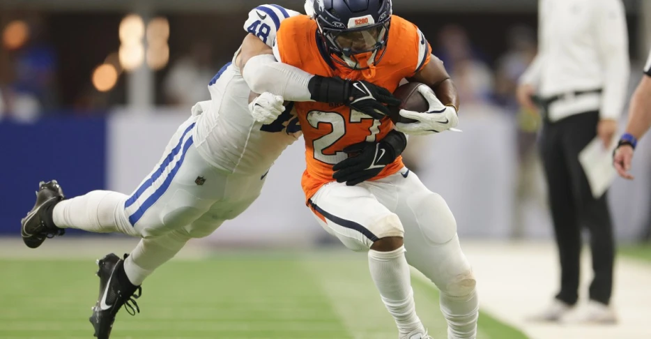 Broncos defense falters on road against Colts in 29-28 defeat