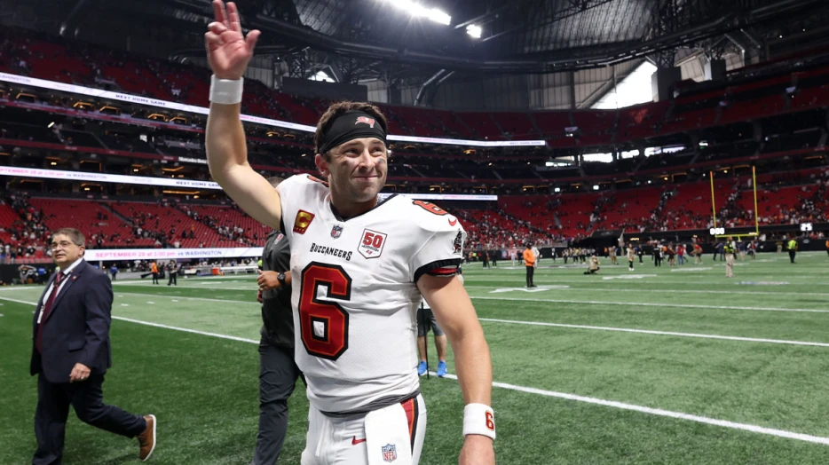 Buccaneers’ Baker Mayfield wears Whitney Houston shirt for road trip to Texans