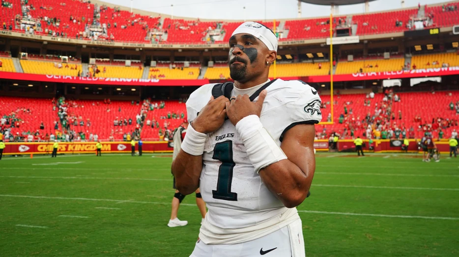Did Chris Jones, Jalen Hurts have NSFW exchange at end of Eagles-Chiefs