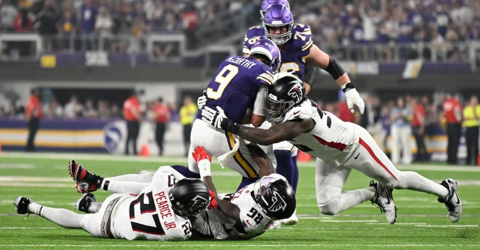 Falcons vs. Vikings: Sunday Night Football Open Thread