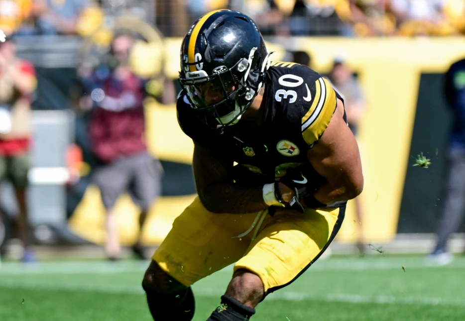 Jaylen Warren Provides Lone Bright Spot for Steelers Attack