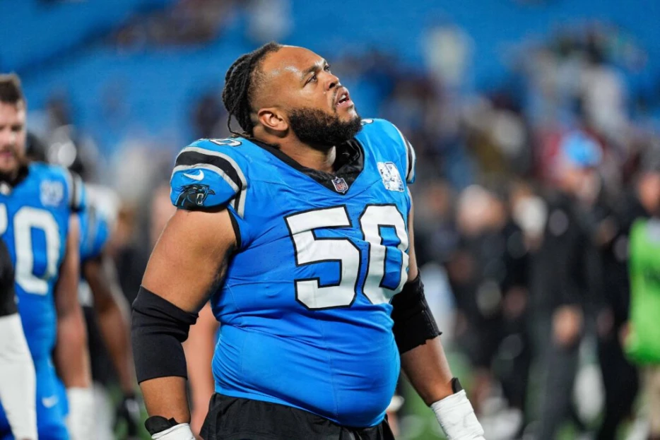 Panthers’ Robert Hunt, Austin Corbett Facing Lengthy Absences?