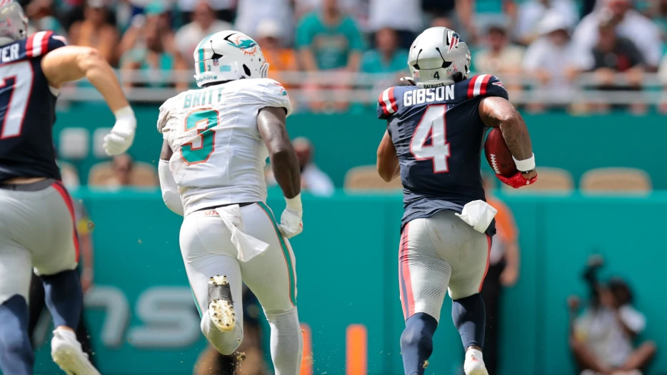 Patriots Honored These Players Following Dolphins Victory