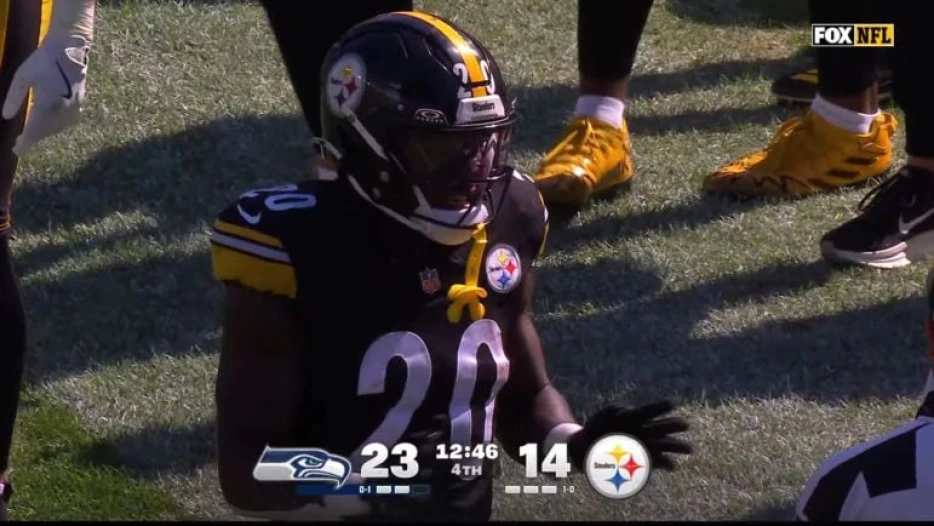 Teammates Have Kaleb Johnson’s Back After Massive Mistake: ‘We All Got Him’