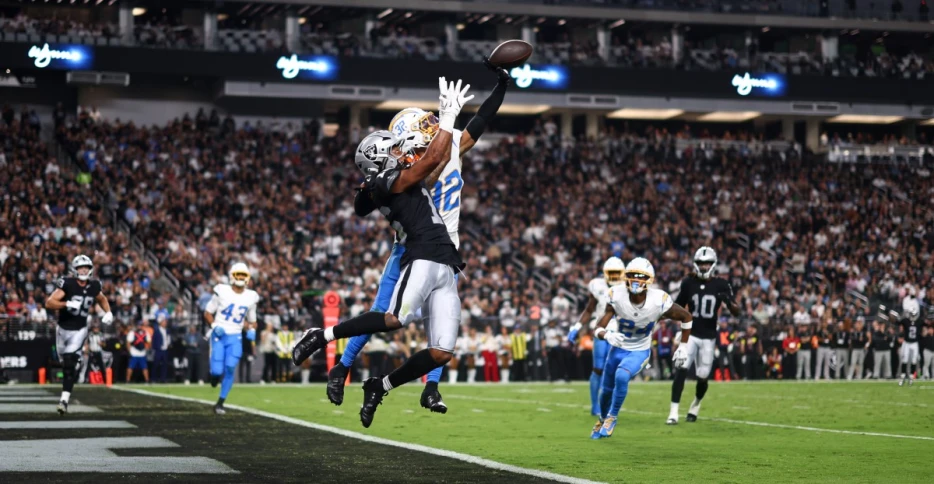 Best and worst PFF grades from Chargers-Raiders: Alohi Gilman, DBs lead the way