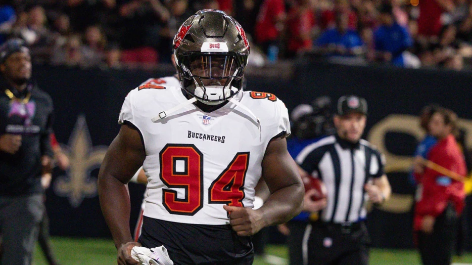 Buccaneers’ Calijah Kancey exits MNF with pectoral injury