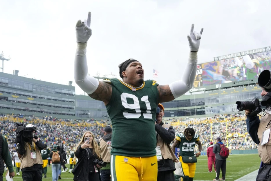 Commanders Worked Out DE Preston Smith