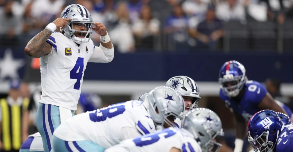 Cowboys outlast desperate Giants for 1st win, Prescott and Wilson have QB duel