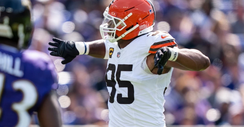 Daily Dawg Chow 9/16: Browns news, offensive &amp; defensive snapcounts, big home underdogs to Green Bay, more