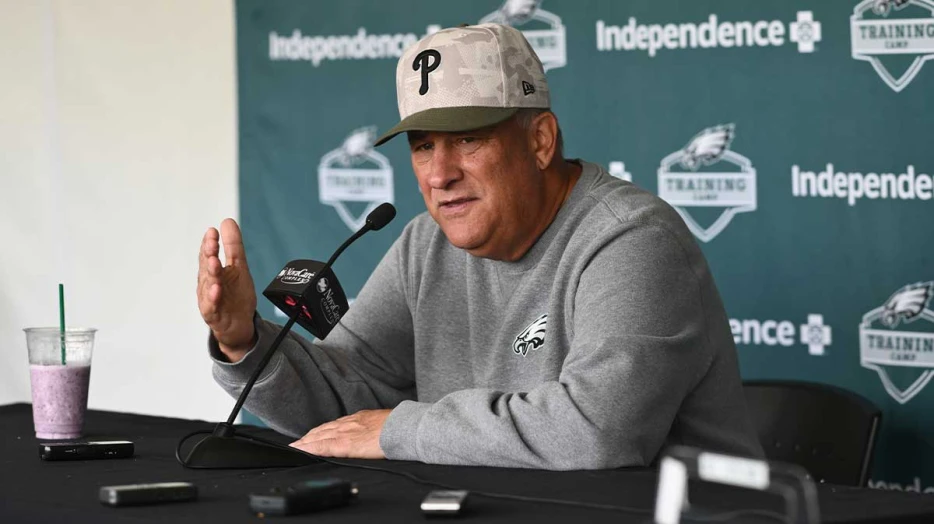 Eagles DC Vic Fangio bracing for ‘all-day sucker’ against Matthew Stafford, Rams