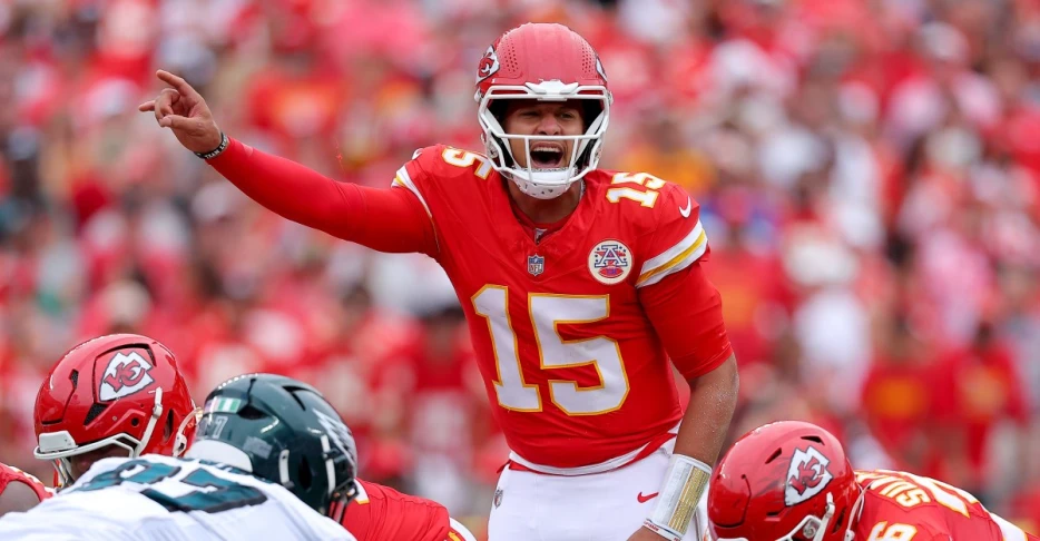 Film Review: Against the Eagles, the Chiefs’ offense was a mess
