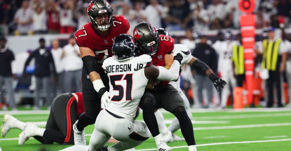 Houston Texans Fall to 0-2 Against Tampa Bay on MNF