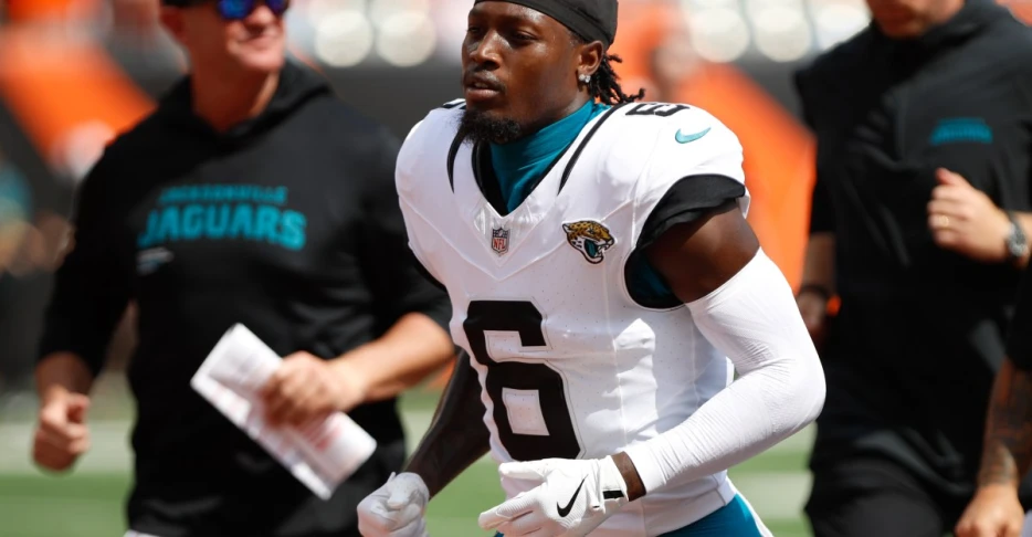Jaguars Release Safety Darnell Savage