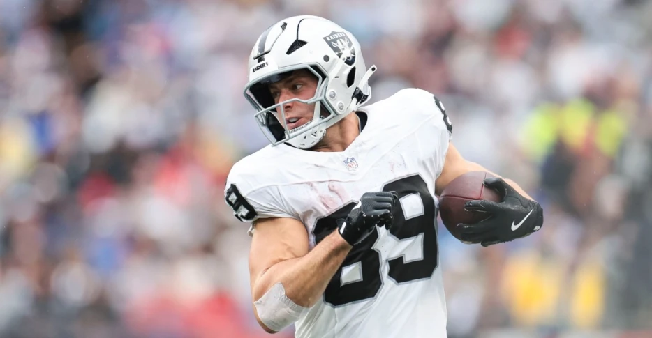 Raiders-Chargers inactives: Brock Bowers is playing
