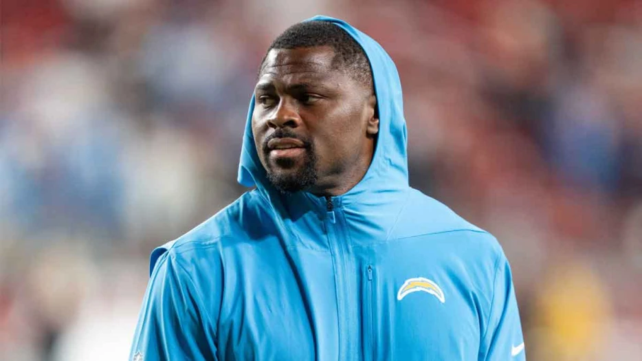 Video of Khalil Mack’s elbow injury in Chargers-Raiders is tough to look at