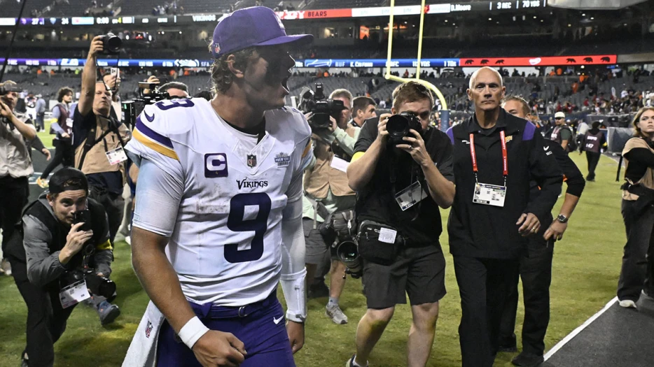 Vikings’ JJ McCarthy injury conspiracy theory gets shut down by Adam Schefter