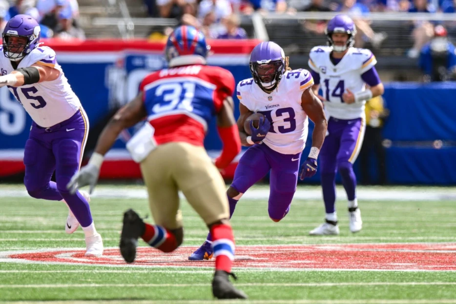 Vikings Placing RB Aaron Jones On Injured Reserve
