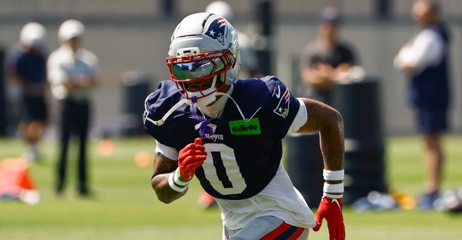 Christian Gonzalez returns to Patriots practice